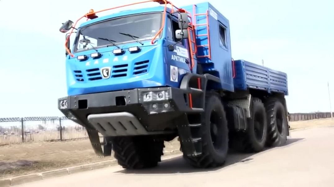 Новый вездеход КАМАЗ-5350 «Арктика» впечатлил даже бывалых спасателей